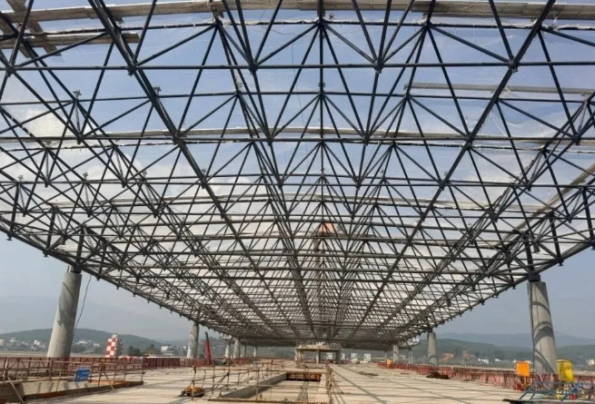 西双版纳机场四期改扩建项目建设取得关键进展，建成后为云南首座“空铁一体化”交通枢纽