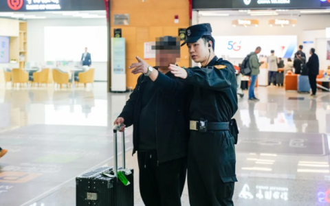 天府机场秩序维护队 在“劝退”与“引导”中「序」写平安